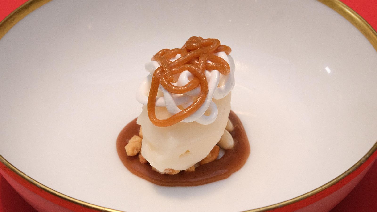 Receta de helado payoyo y cremoso de piñón de MasterChef 14