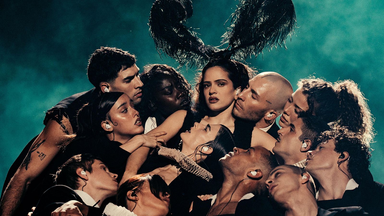 Rosalía revoluciona Madrid con el estreno de "Lux Tour"