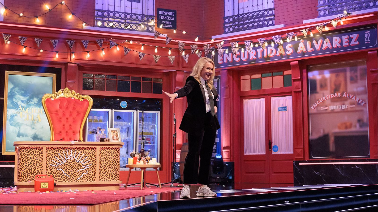 Henar Álvarez, presentadora de 'Al cielo con ella'