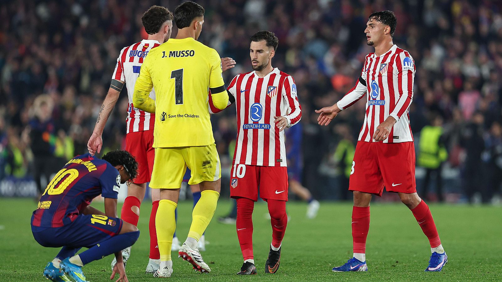 Musso y Pubill, protagonistas de la queja del Barça