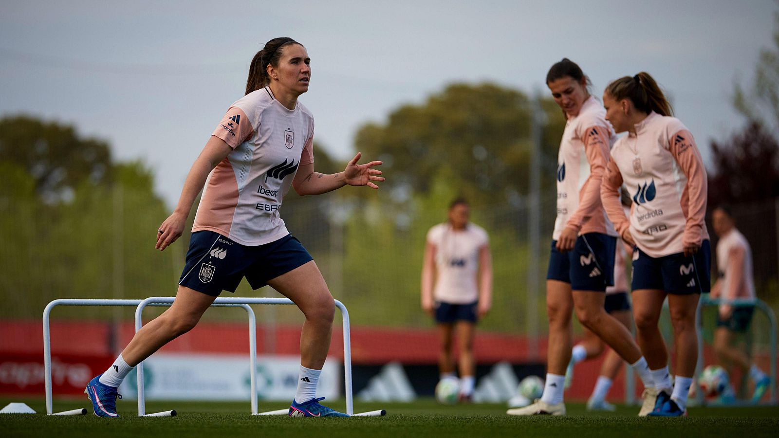 La selección española necesita vencer a Ucrania para tener opciones de clasificación directa.