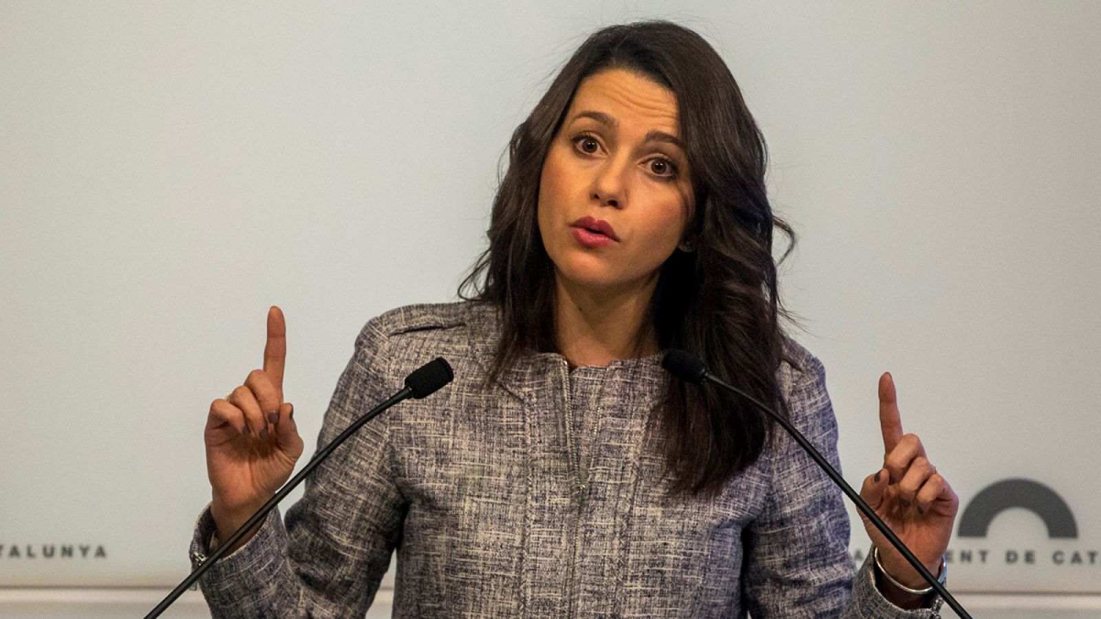 Inés Arrimadas, en la rueda de prensa en el Parlament catalán