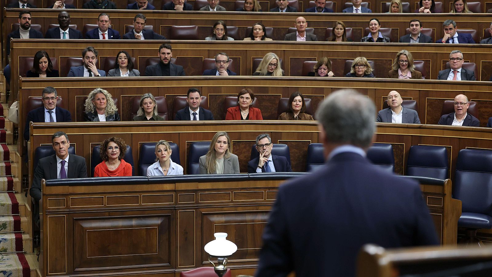 El CIS dispara al PSOE 13 puntos por encima del PP mientras caen Sumar, Podemos y Vox