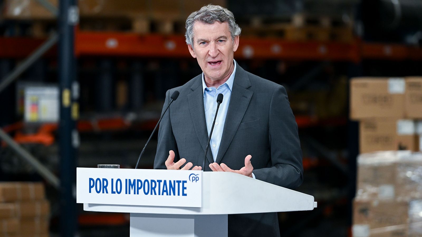 El presidente del Partido Popular, Alberto Núñez Feijóo, clausura acto sobre infraestructuras en Getafe (Madrid)