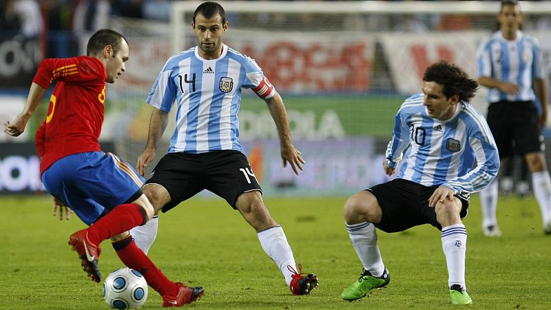 España recibe a Argentina en busca del equilibrio y el prestigio