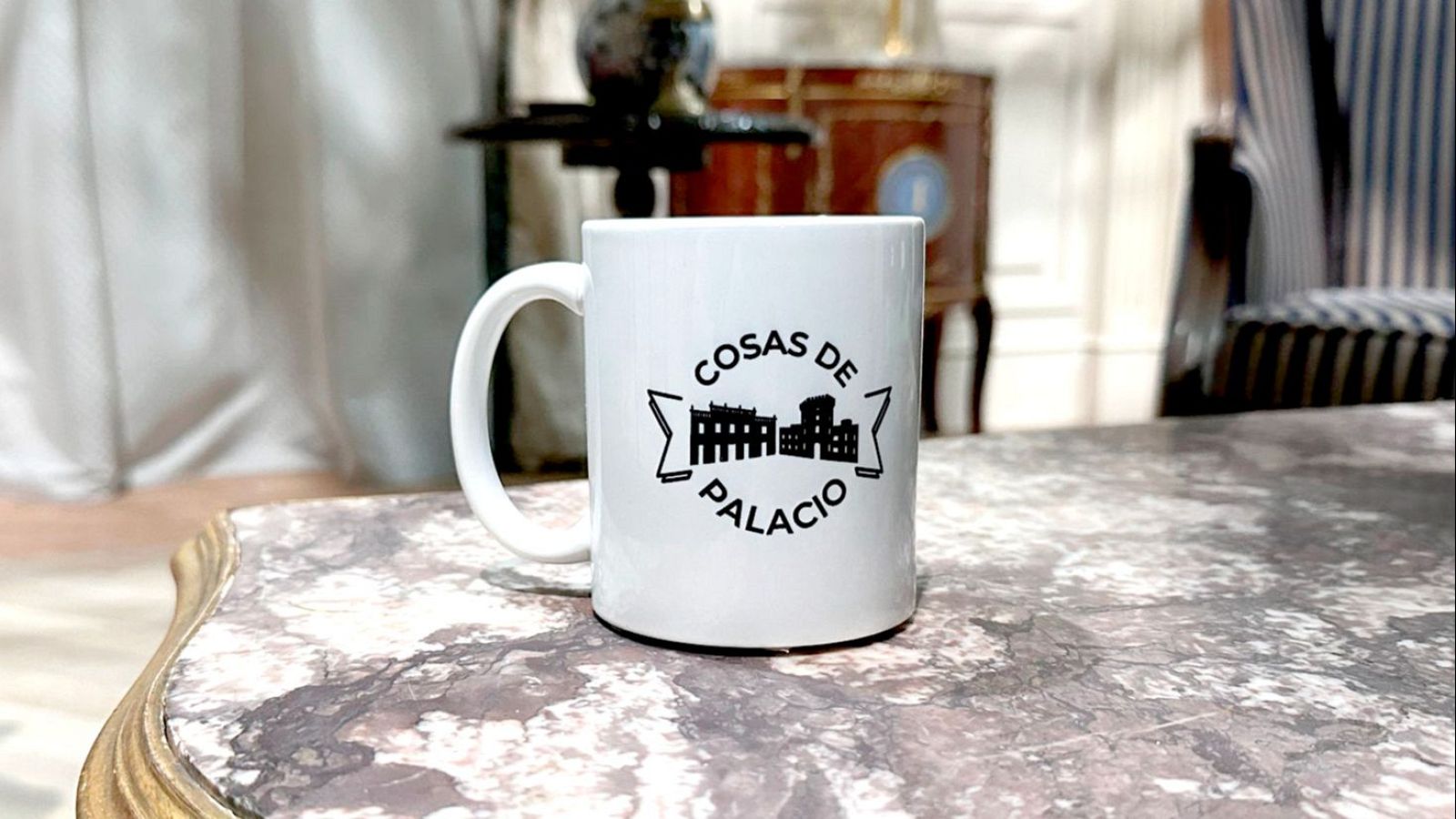 Consigue las tazas de 'Cosas de palacio' firmadas por los actores