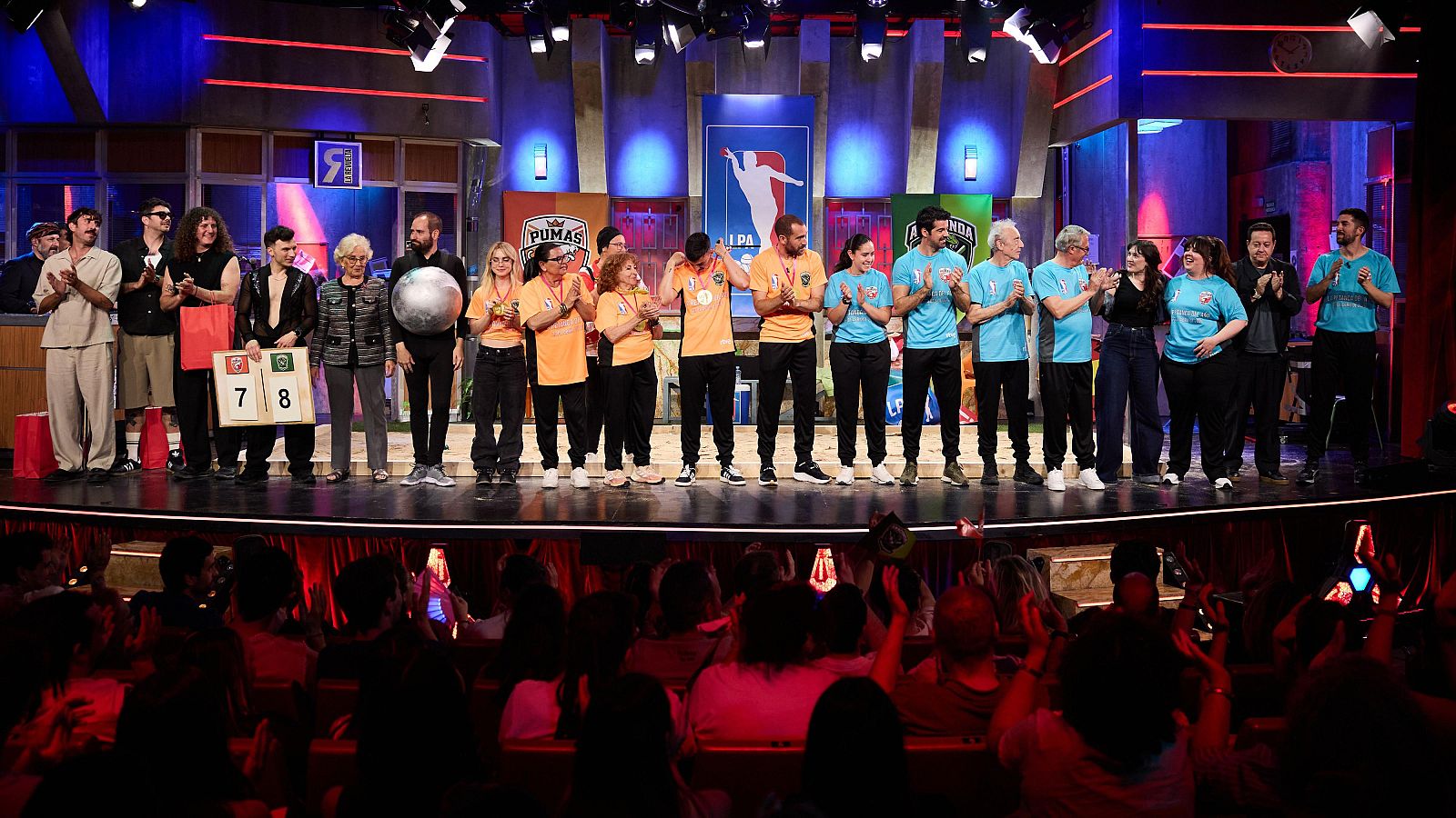 Jugadores, artistas e invitados en "La Petanca del Año" de La Revuelta 23/4/26