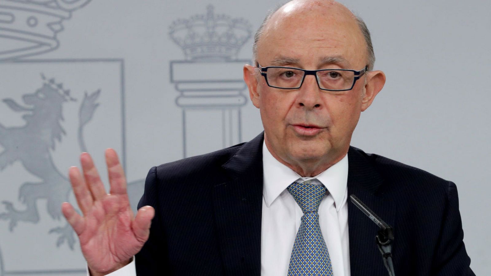 El ministro de Hacienda, Cristóbal Montoro, explica el proyecto de Presupuestos de 2018