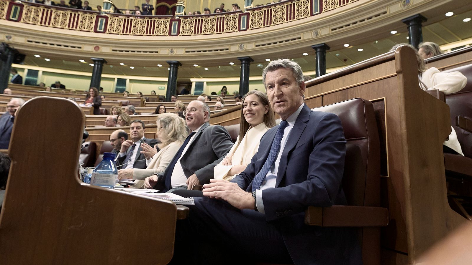 ¿Aceptaría Feijóo la polémica prioridad nacional a cambio de gobernar?