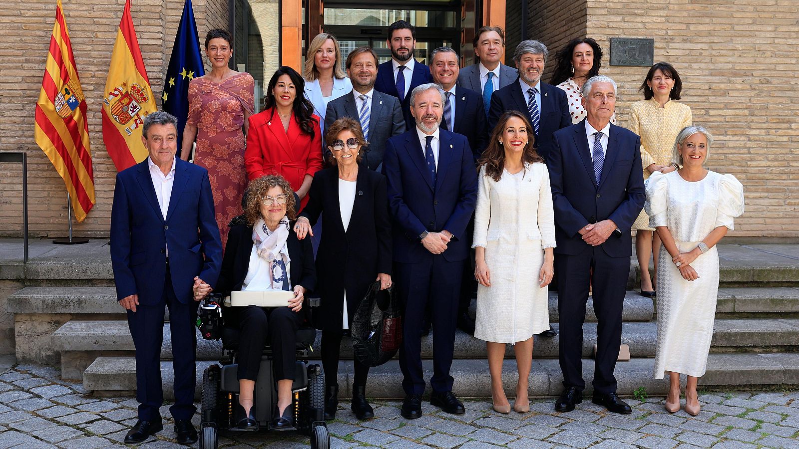 El presidente de Aragón, Jorge Azcón, en el centro de la imagen, durante los actos institucionales por el Día de Aragón.