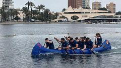 La princesa Leonor participa en una regata universitaria de piragüismo en el Mar Menor