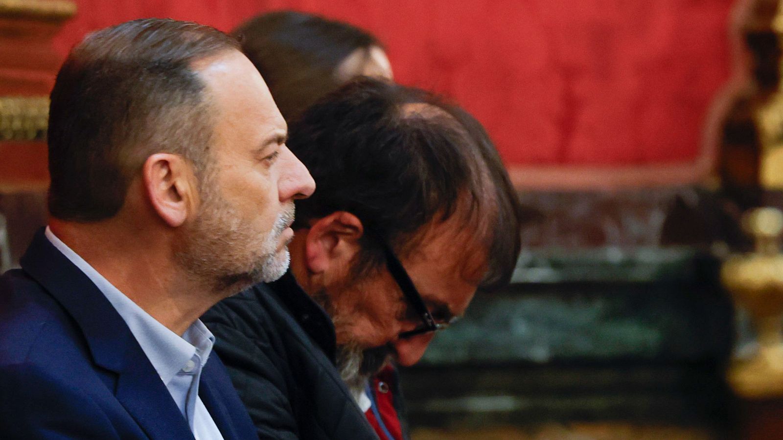 El exministro José Luis Ábalos y su exasesor Koldo García, en el banquillo de los acusado en el Tribunal Supremo por el caso de las mascarillas.
