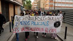Els docents protesten contra l'enviament de mossos de paisà als centres educatius