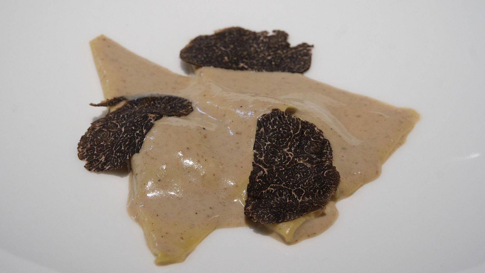 Receta de raviolis rellenos de foie y setas de MasterChef 14