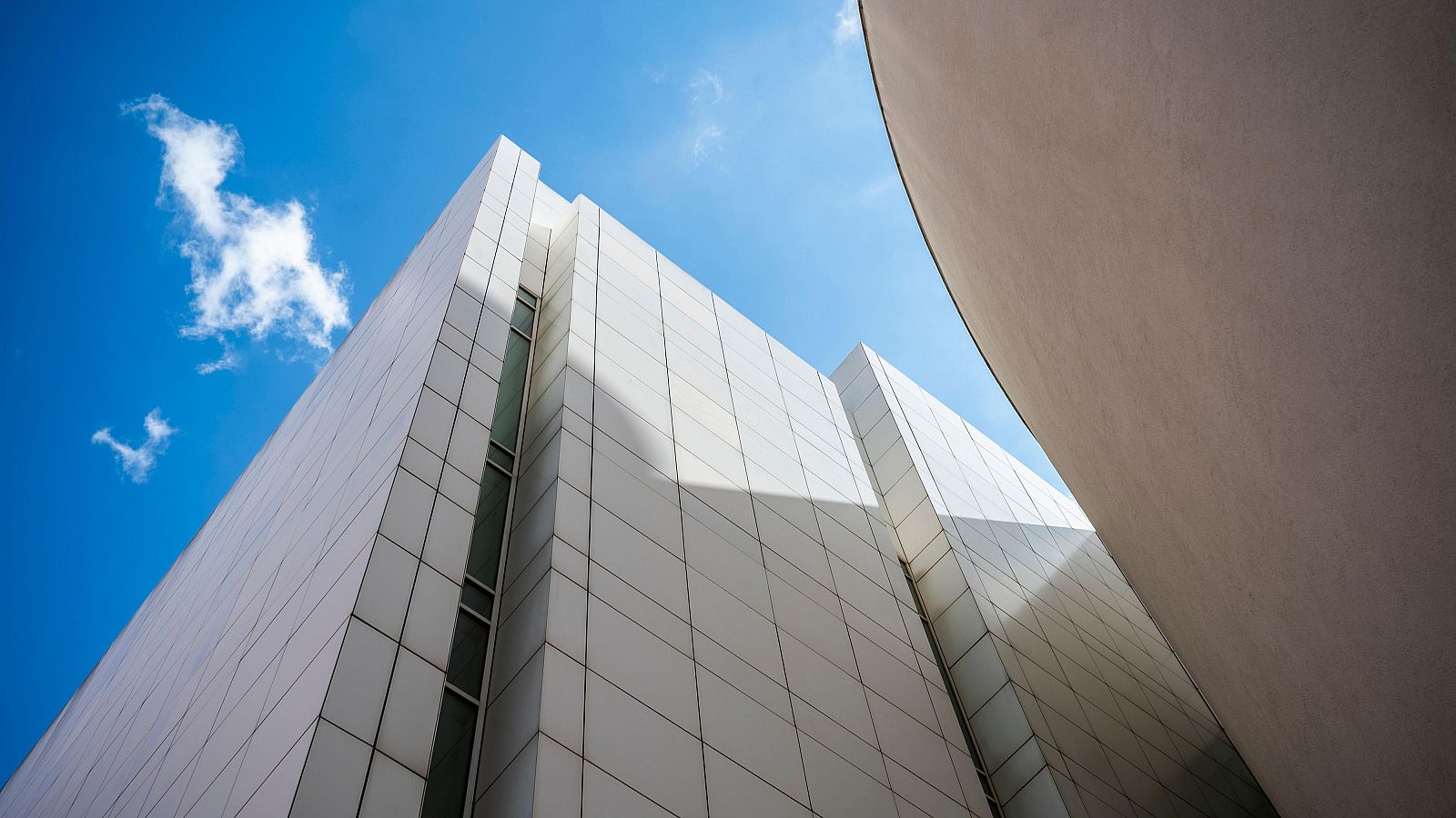 'Fonamentals', el programa de La 2Cat que recorre els edificis més emblemàtics de Barcelona, estrena el nou capítol 'MACBA' el pròxim diumenge al vespre.