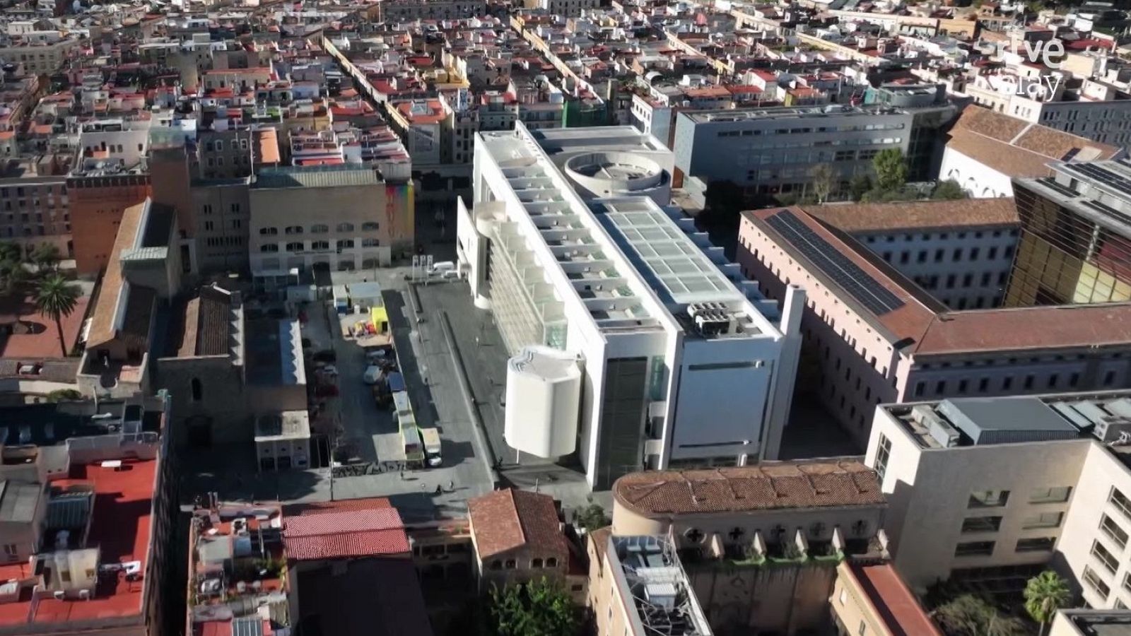 MACBA: "Es pot acusar d'arrogància la presència del color blanc"