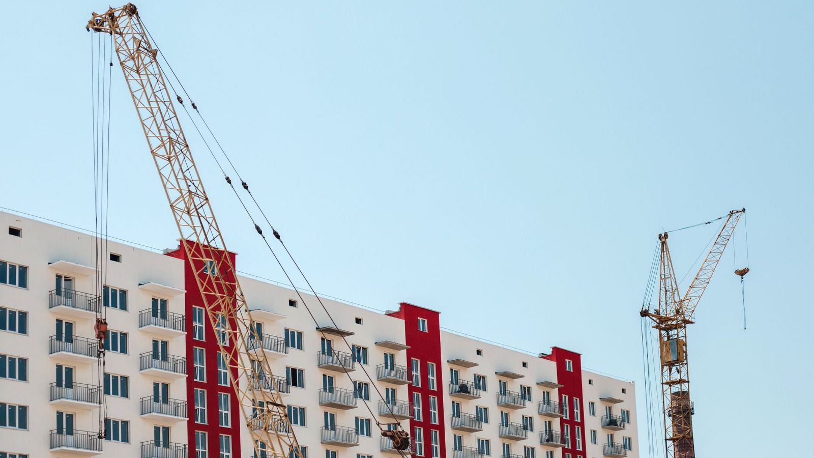 Bloque de vivienda en construcción.