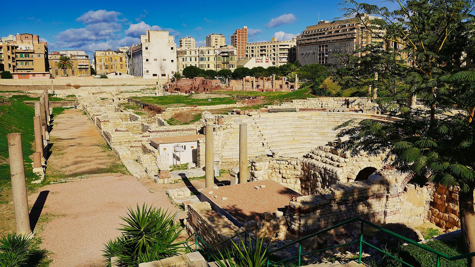Hallan en Alejandría los restos de un baño público ptolemaico y una villa residencial romana con suelos de mosaico