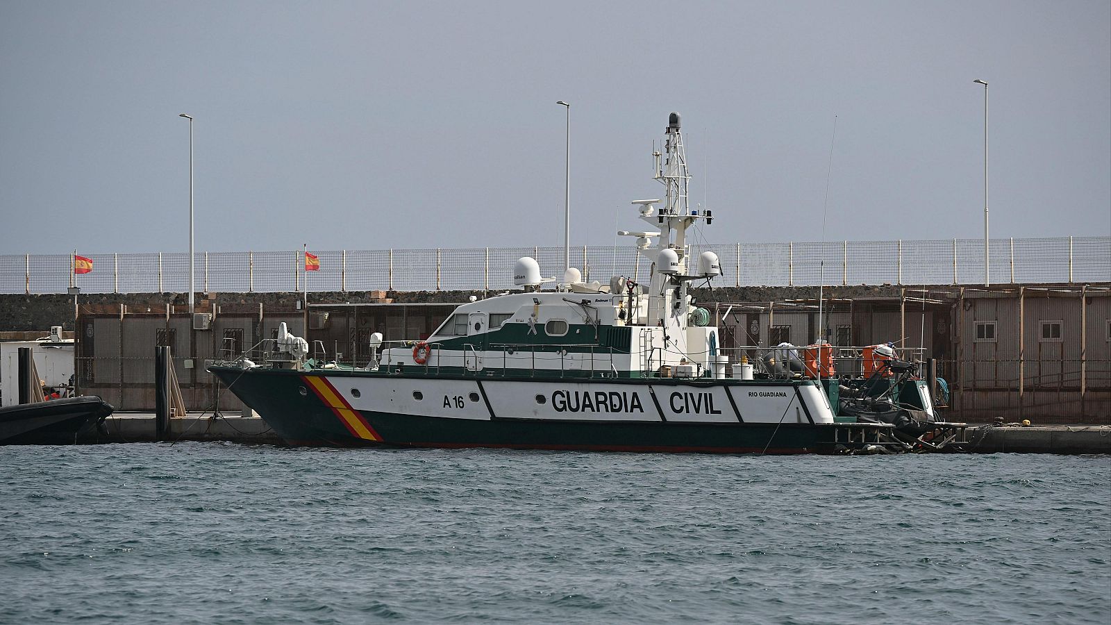 La Guardia Civil rescata siete cadáveres del mar en Almería vinculados al posible naufragio de una patera