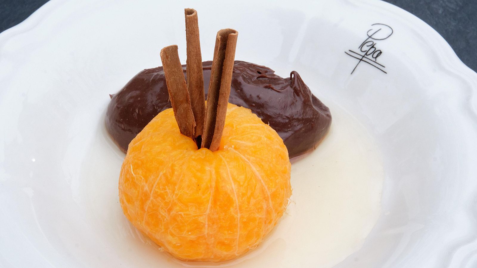 Receta de mandarina confitada con crema de chocolate de MasterChef 14