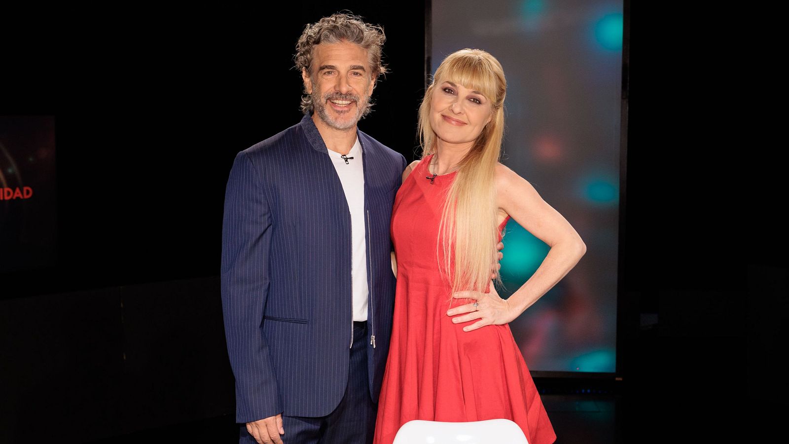 Leonardo Sbaraglia con Cayetana Guillén Cuervo en 'Versión Española'