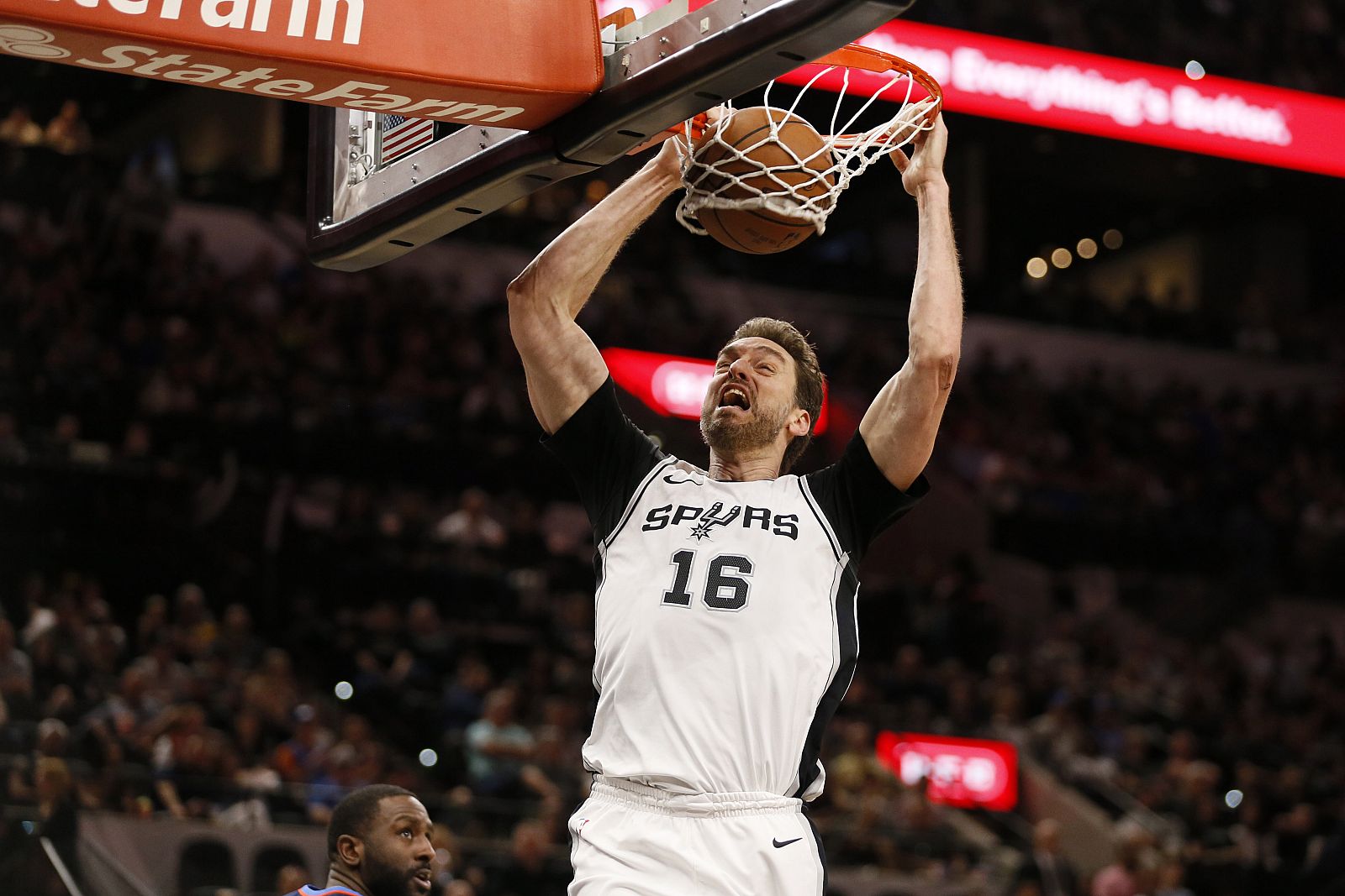 Gasol hace un mate ante los Thunder