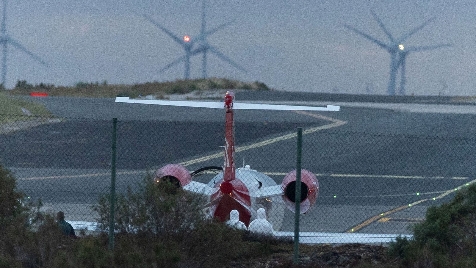 El avión que traslada a dos pacientes con hantavirus se ve obligado a parar en Gran Canaria