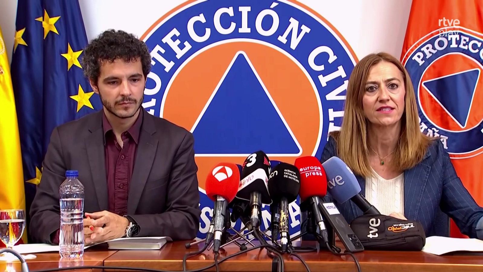 La secretaria general de Protección Civil y Emergencias del ministerio del Interior, Virginia Barcones, junto al director general de Salud Pública y Equidad en Salud del Ministerio de Sanidad, Pedro Gullón.