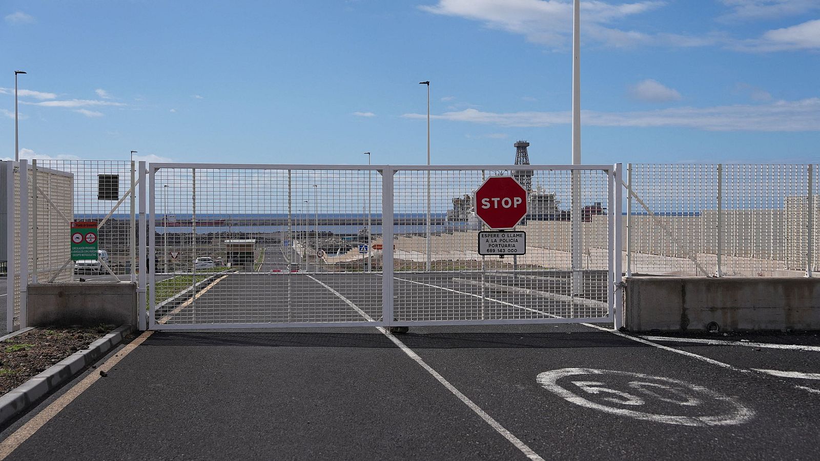 Más de una veintena de nacionalidades y una escala Santa Elena: vigilancia global por un crucero