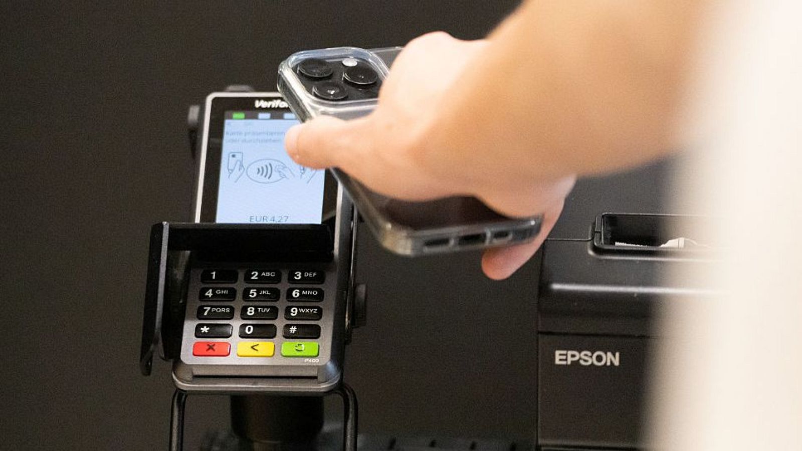 Bizum aterriza en los datáfonos: ya se puede pagar en tiendas físicas con este sistema
