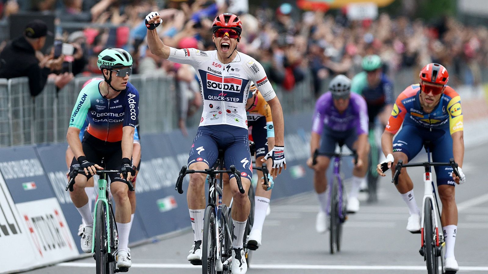 La primera etapa del Giro da la victoria a Magnier