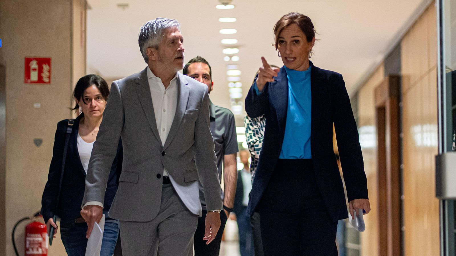 La ministra de Sanidad, Mónica García, y el ministro de Interior, Fernando Grande-Marlaska, durante una rueda de prensa, en la sede del Ministerio de Sanidad.