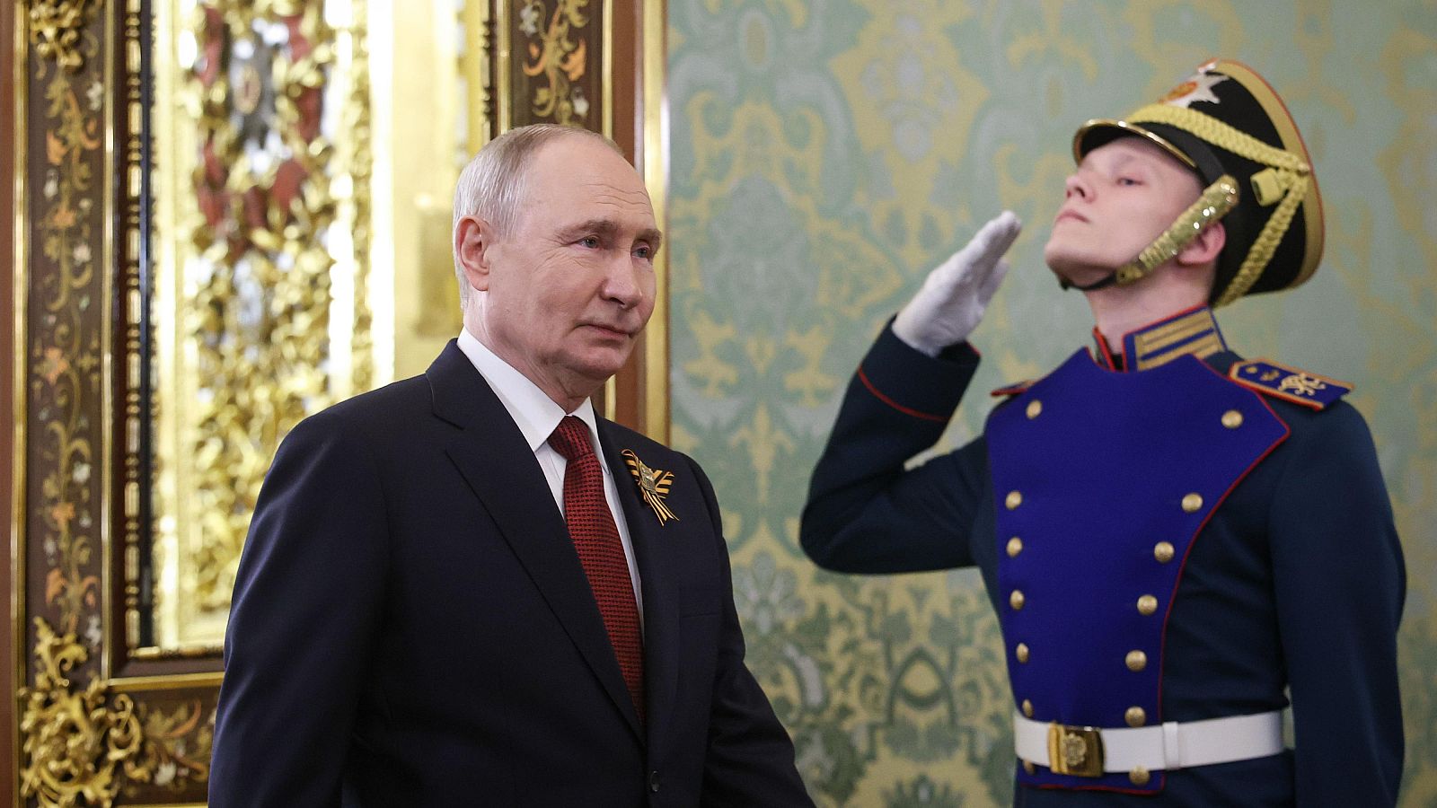 Vladimir Putin llega a la celebración del 81º aniversario de la victoria contra la Alemania nazi en la Segunda Guerra Mundial