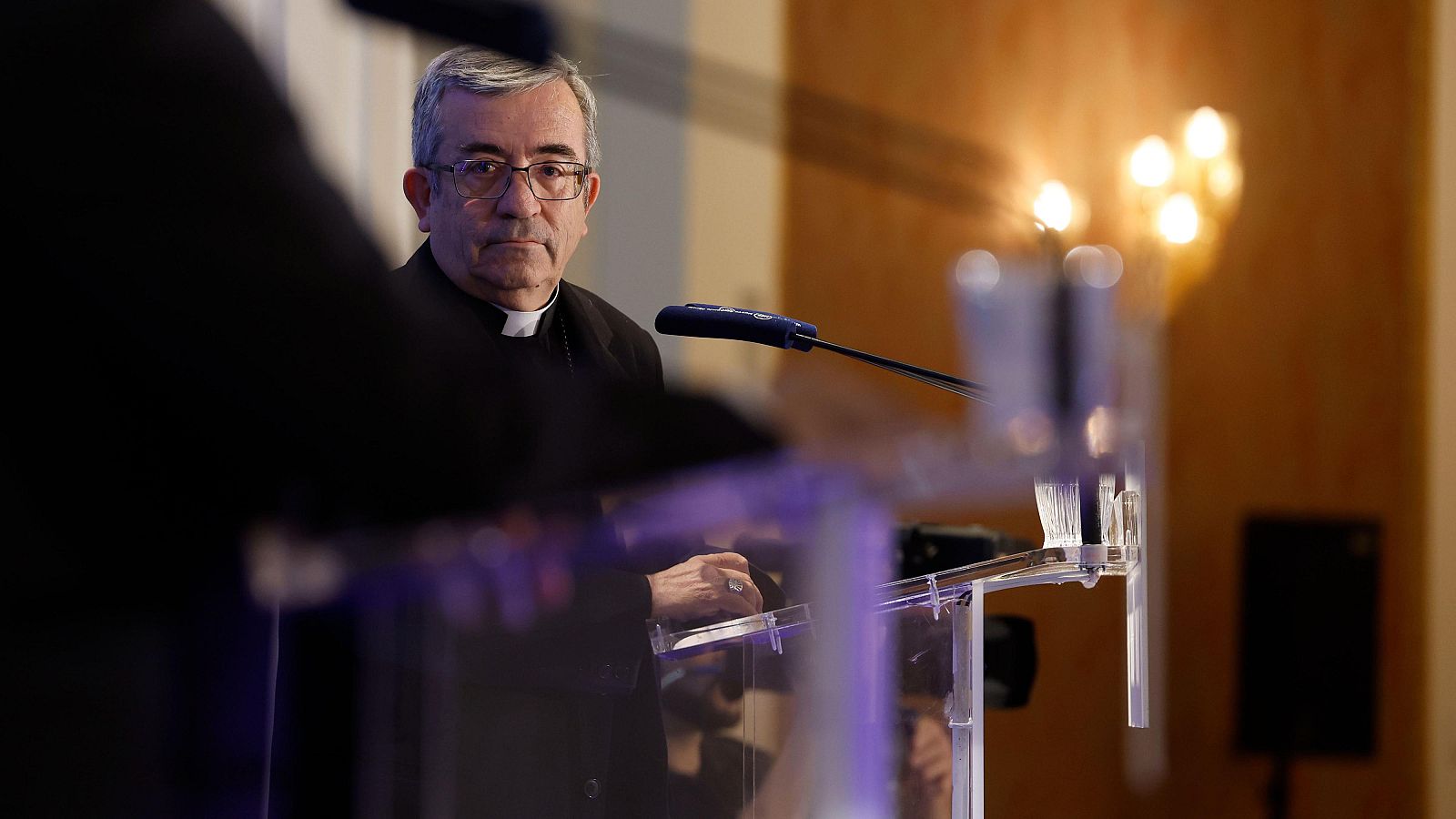 El presidente de la Conferencia Episcopal Española (CEE), Luis Argüello, en un desayuno informativo con motivo de la próxima visita del papa a España.