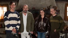 Manuel Regueiro, Loren Mairena, Rafa Álamos y José Miguel Blanco buscan el mejor chiste de 'Cosas de palacio'