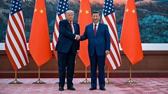 Xi pide a Trump ser "socios y no rivales" pero le advierte de que "gestionar mal" Taiwán puede llevar al conflicto