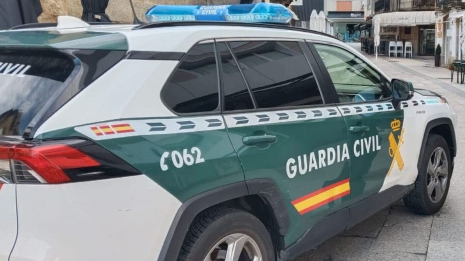 Encuentran los cadáveres de un guardia civil, su mujer y el hijo de ambos en el cuartel de Dolores, en Alicante