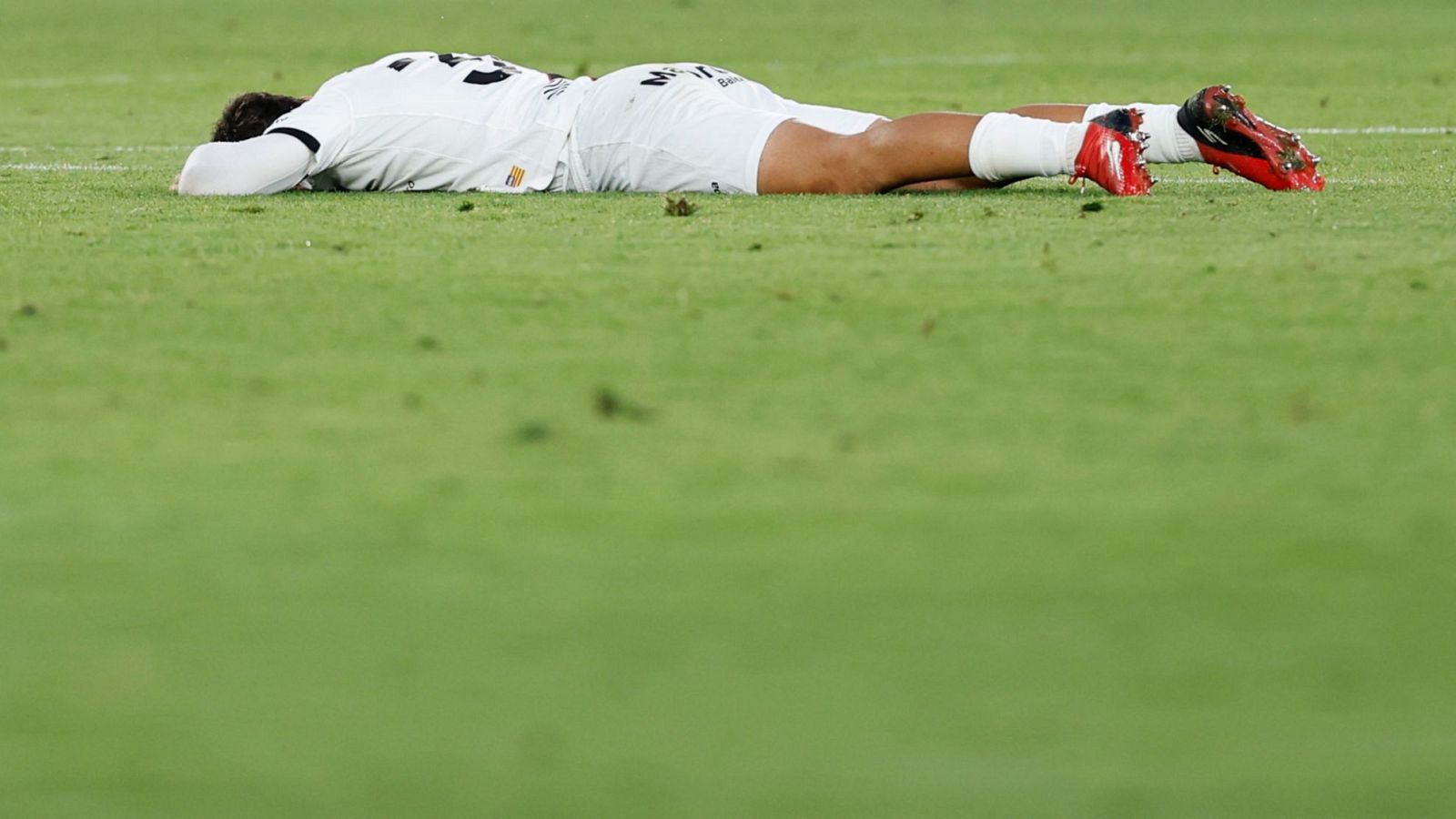 El defensa del Mallorca Javier Olaizola al finalizar el partido de la jornada 37 de LaLiga