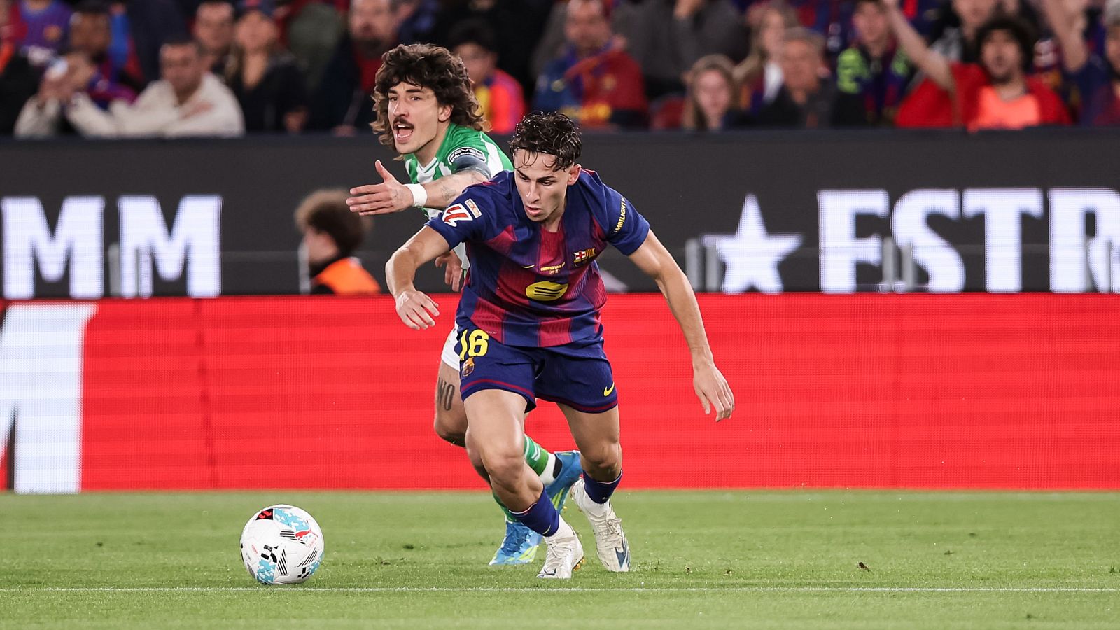 Fermín durante el partido ante el Betis donde se produjo la lesión.
