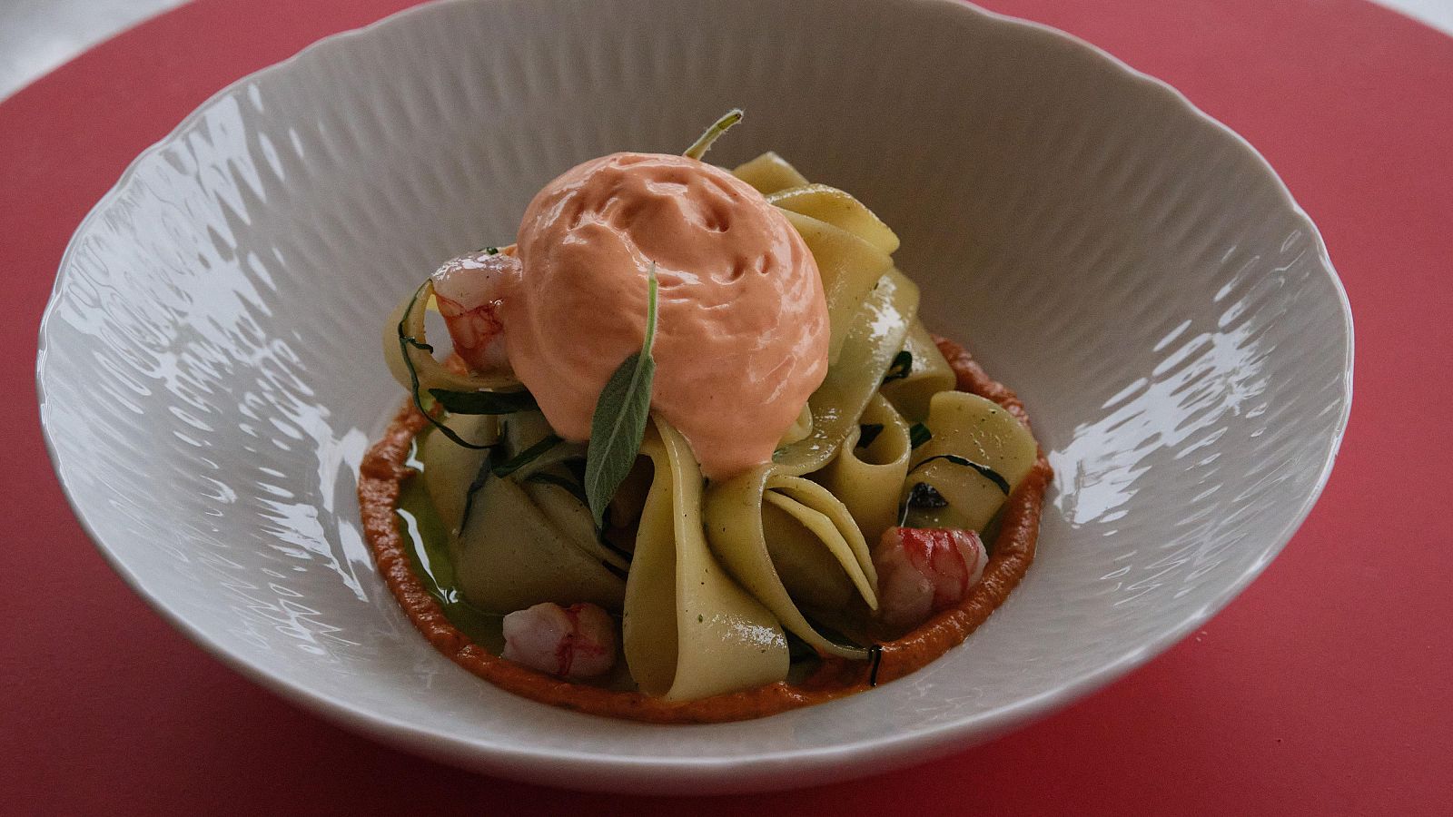 Receta de pasta fresca, espuma americana y salsa de ajo y tomate asado de MasterChef 14