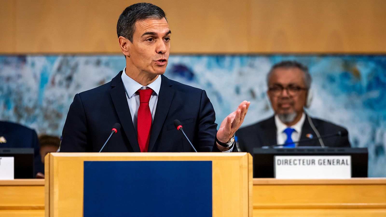 El presidente español Pedro Sánchez interviene ante la OMS.