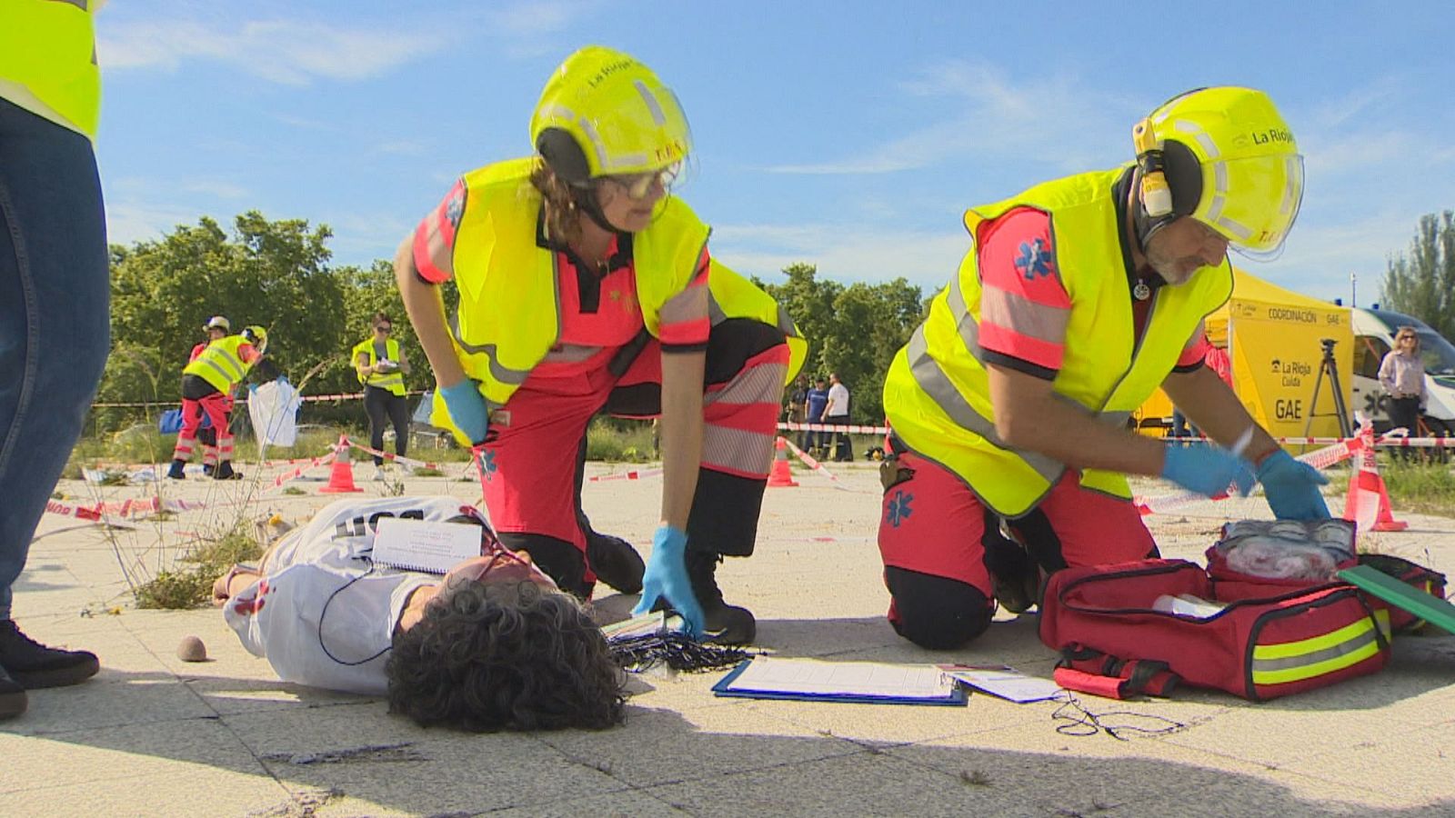 Operaciones de salvamento durante el simulacro sanitario en Logroño.