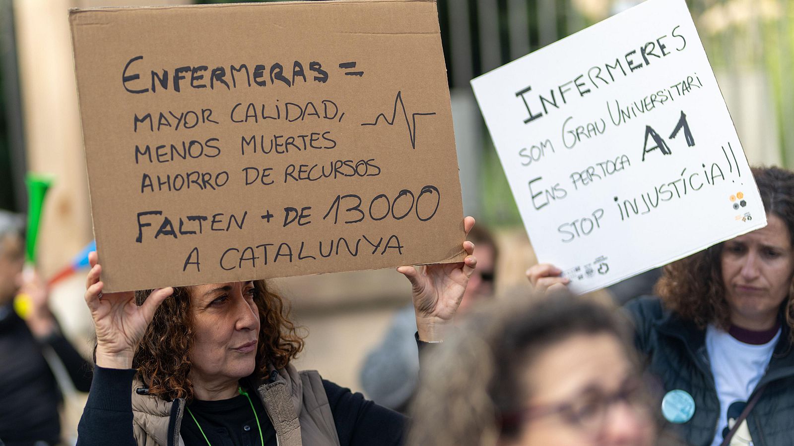 Cuatro de cada diez enfermeras se plantean abandonar la profesión en diez años