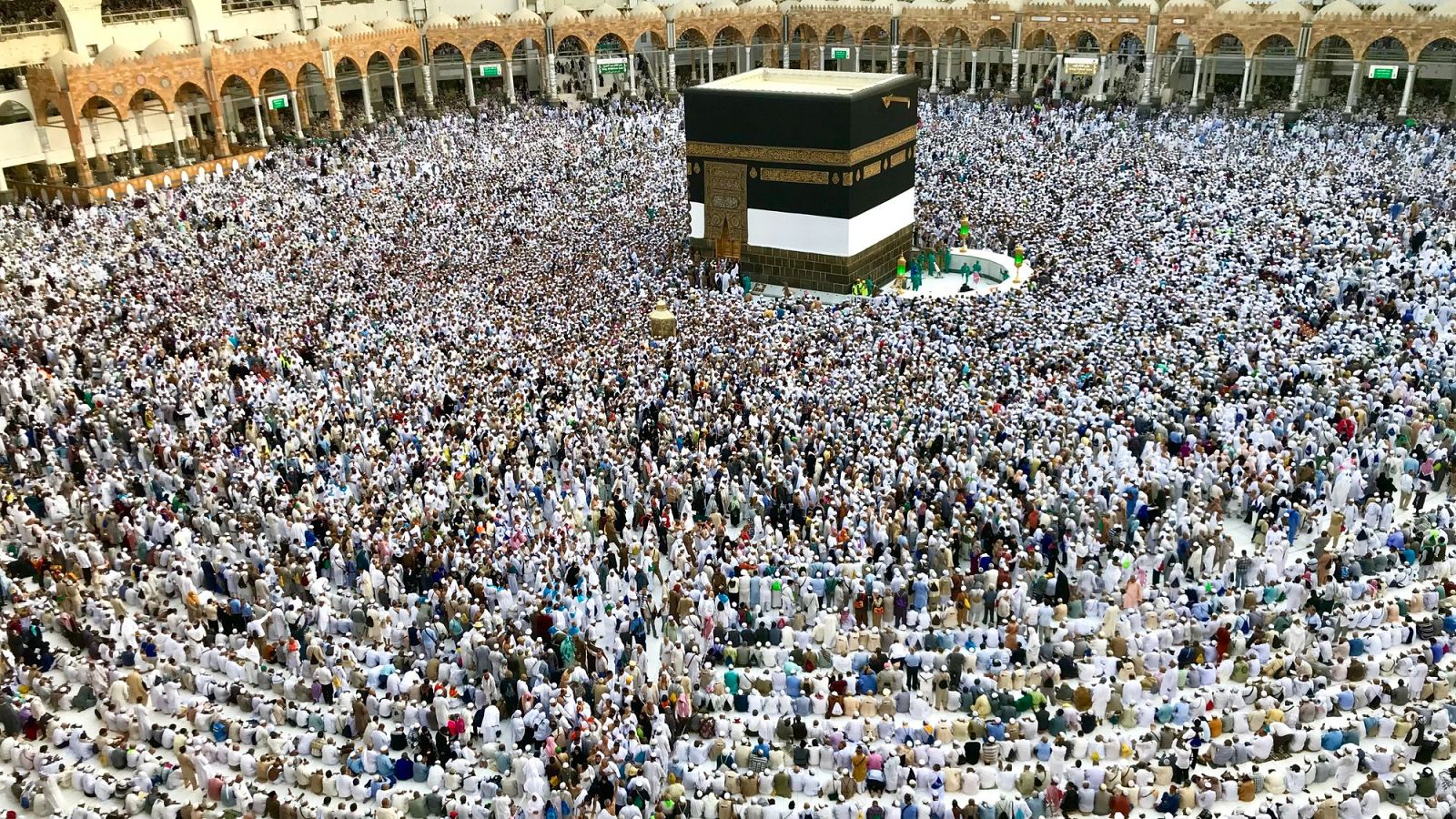 La 'Kaaba', con forma de prisma y en el interior de la Gran Mezquita de La Meca, es el símbolo sagrado más importante del Islam.