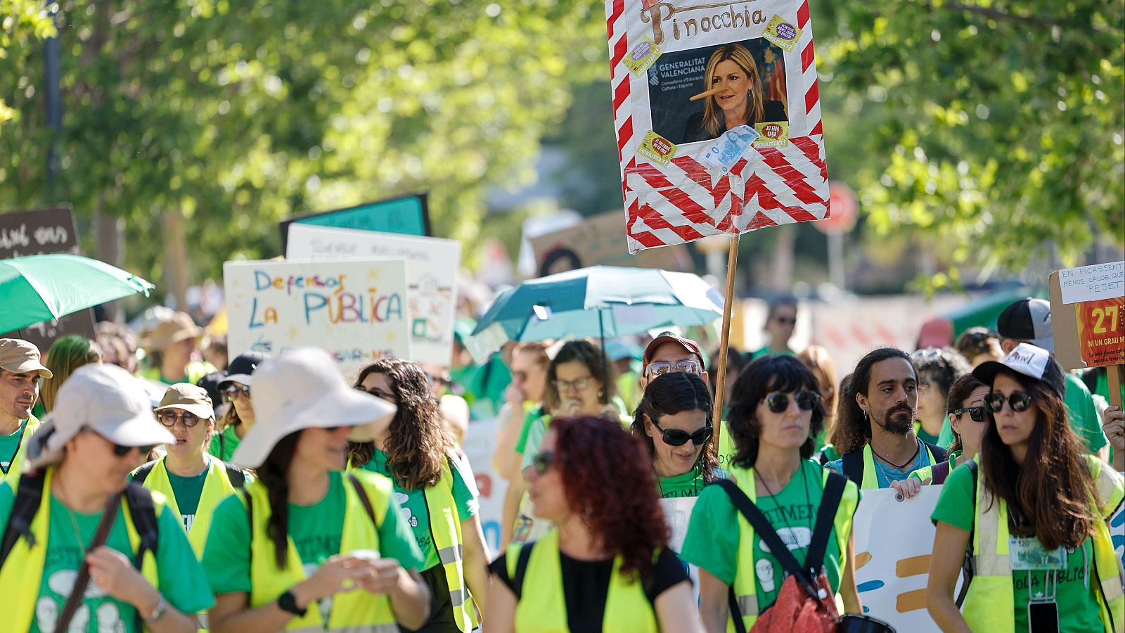 Los profesores vuelven a manifestarse en Valencia en el décimo día de huelga