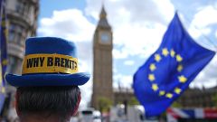 Los laboristas británicos se arriesgan y abren el melón del Brexit
