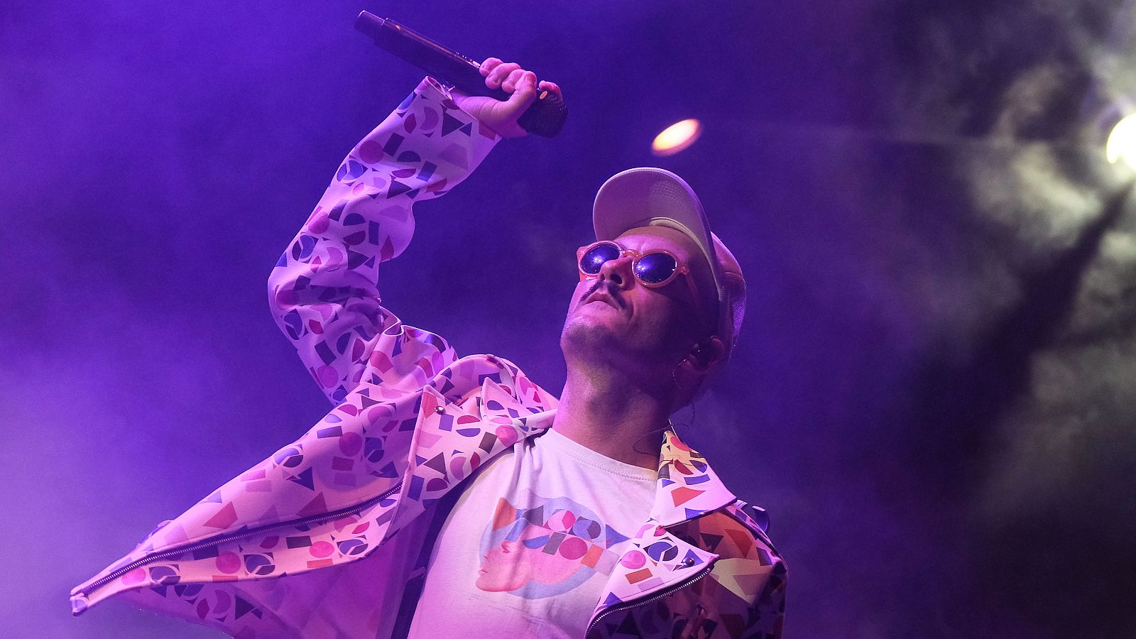 Óscar Ferrer de Varry Brava impusa en Orihuela unas jornadas para acercar la industria musical a los jóvenes