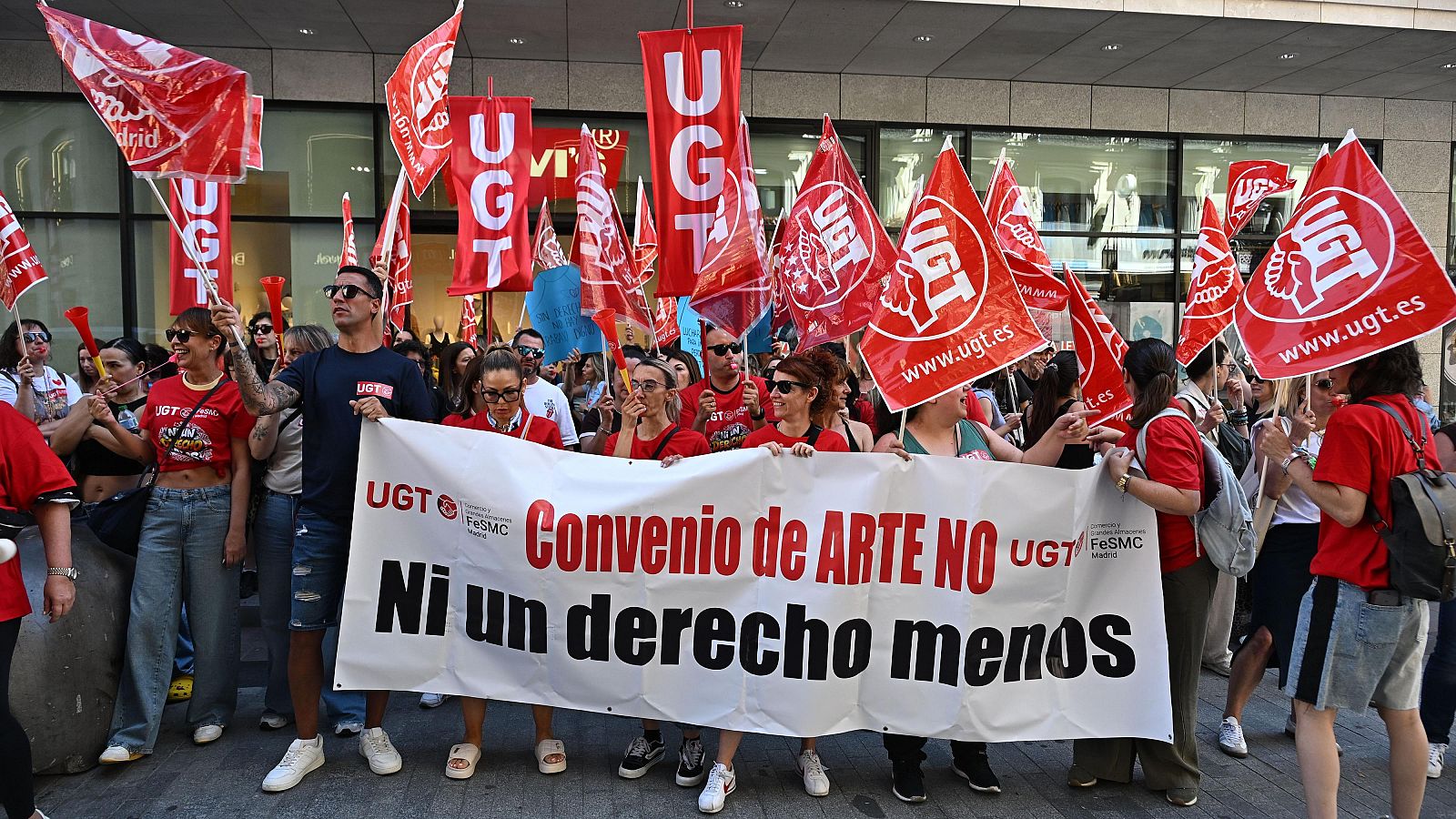 Miles de trabajadores del sector textil se manifiestan en toda España contra el preacuerdo de convenio colectivo