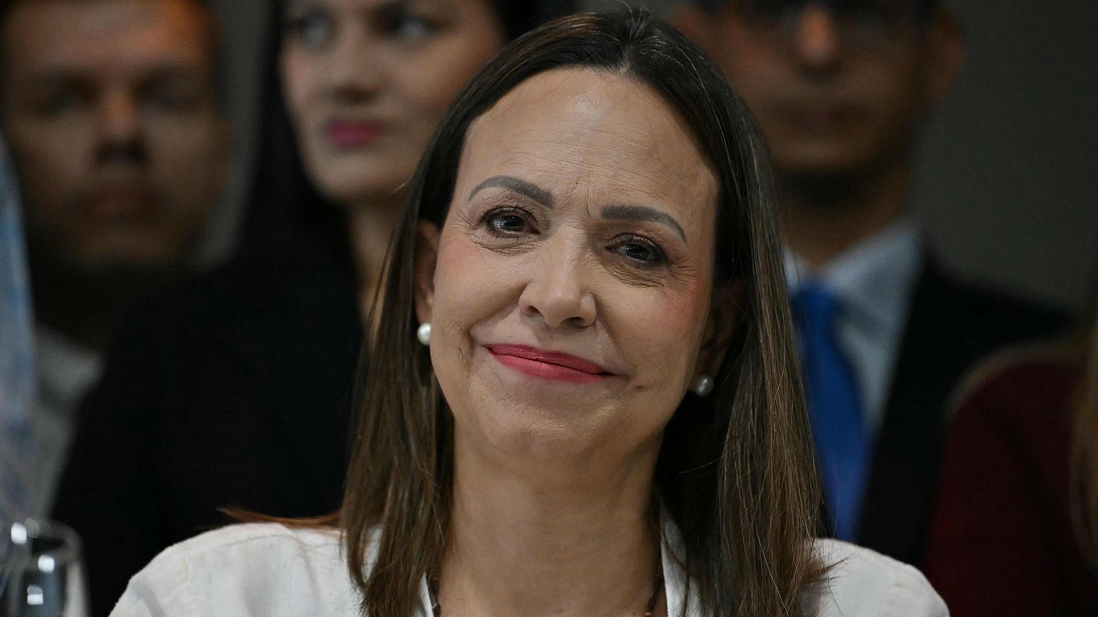 María Corina Machado: "Seré candidata" en unas "elecciones limpias y libres" en Venezuela