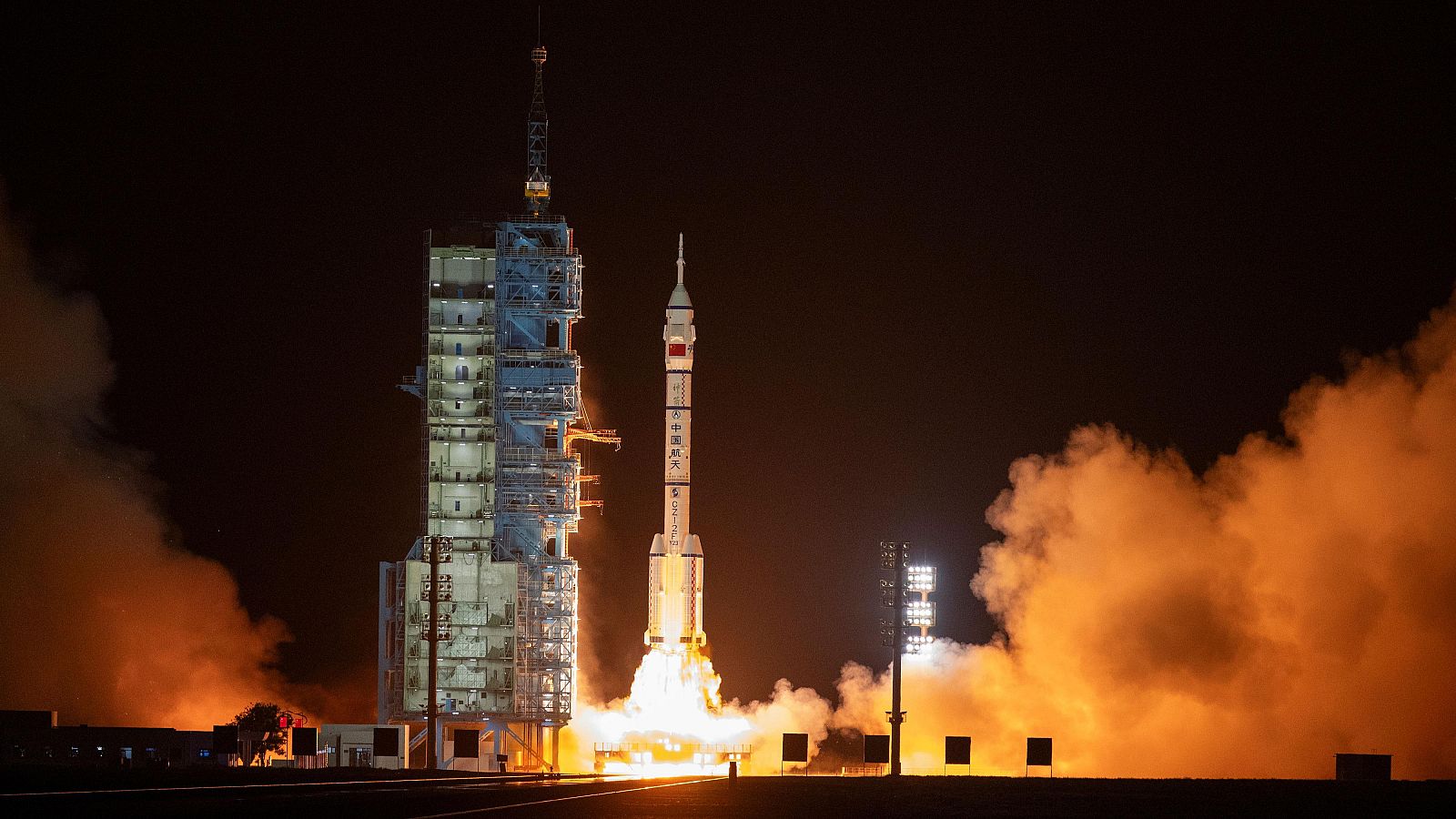 La misión china Shenzhou-23 despega rumbo a la estación espacial Tiangong